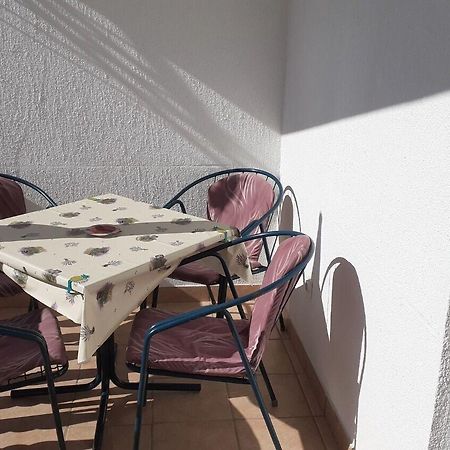 Apartments Dobri - 500M From Beach Нін Екстер'єр фото