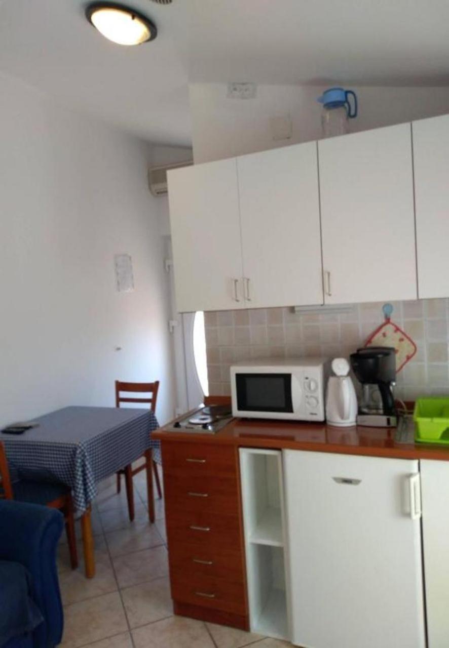 Apartments Dobri - 500M From Beach Нін Екстер'єр фото