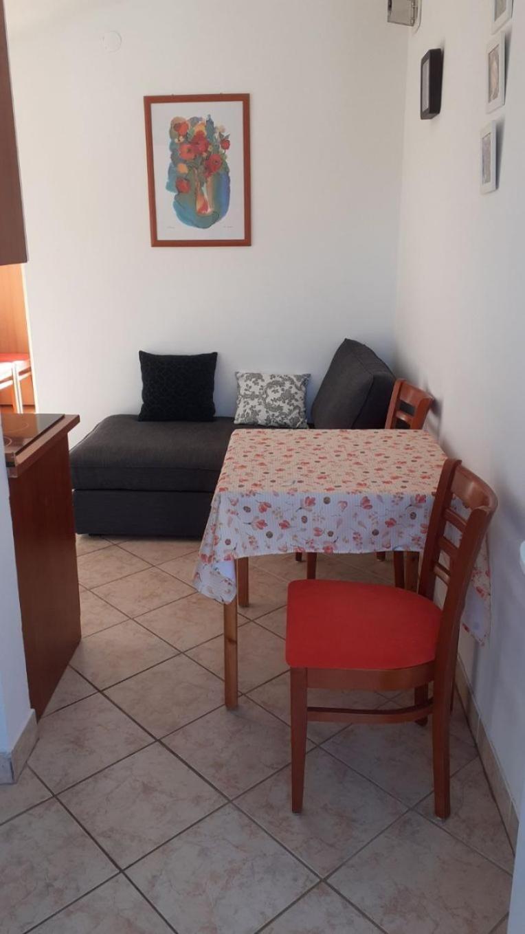 Apartments Dobri - 500M From Beach Нін Екстер'єр фото