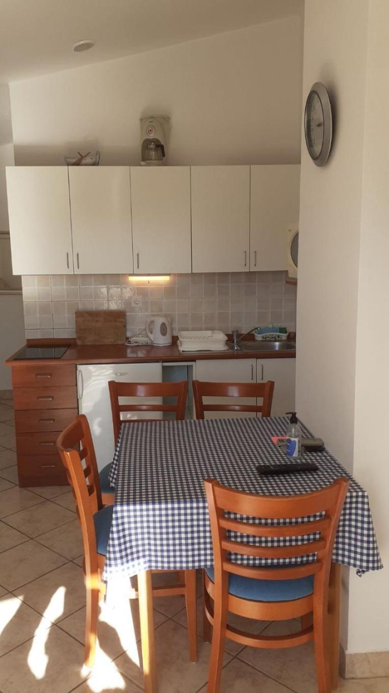 Apartments Dobri - 500M From Beach Нін Екстер'єр фото