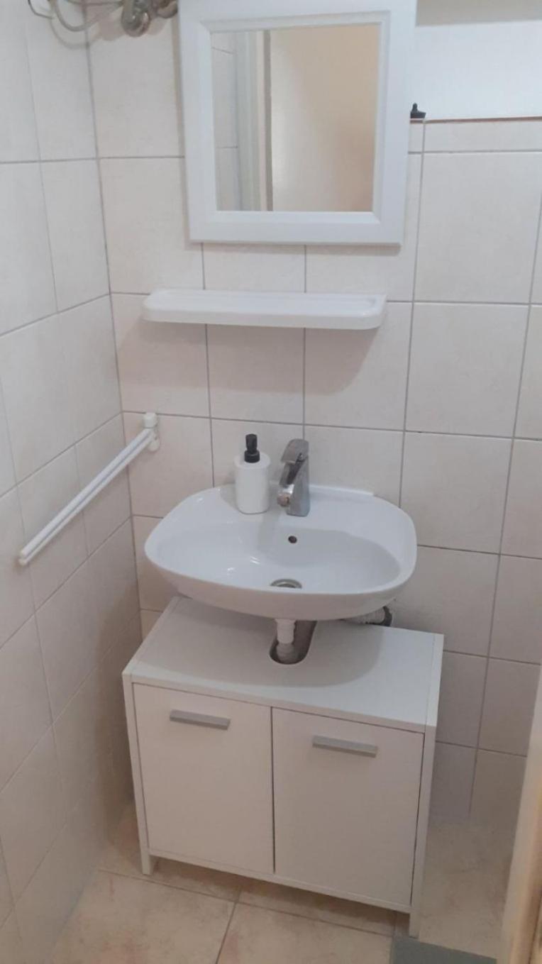 Apartments Dobri - 500M From Beach Нін Екстер'єр фото