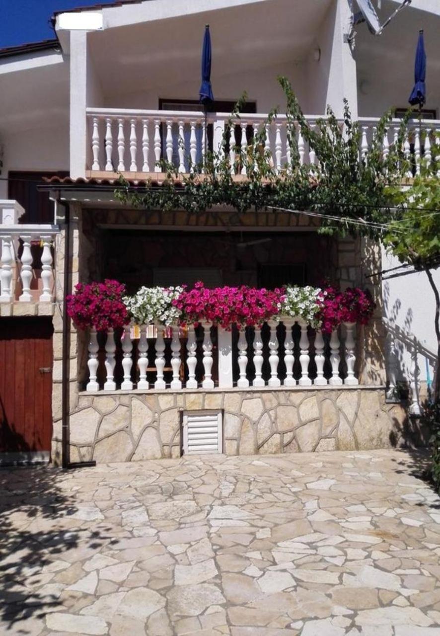 Apartments Dobri - 500M From Beach Нін Екстер'єр фото