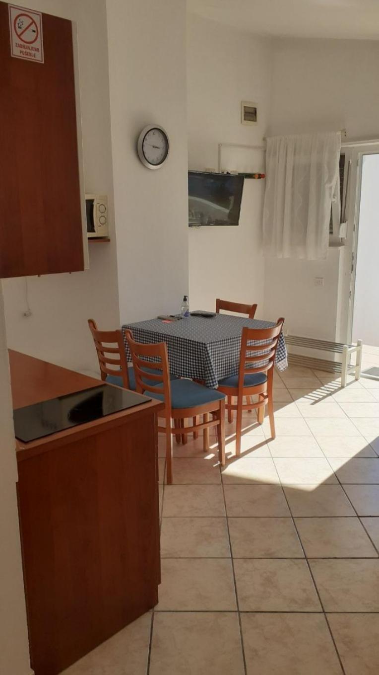 Apartments Dobri - 500M From Beach Нін Екстер'єр фото