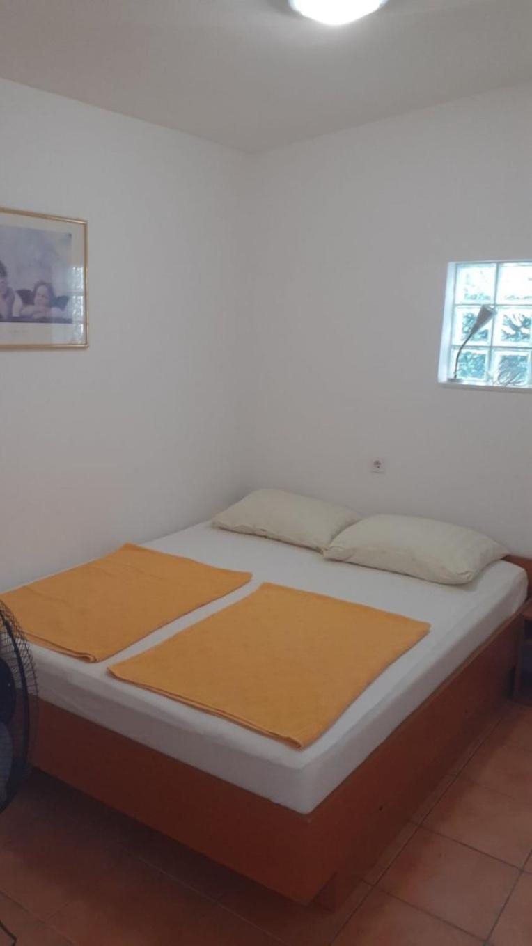 Apartments Dobri - 500M From Beach Нін Екстер'єр фото